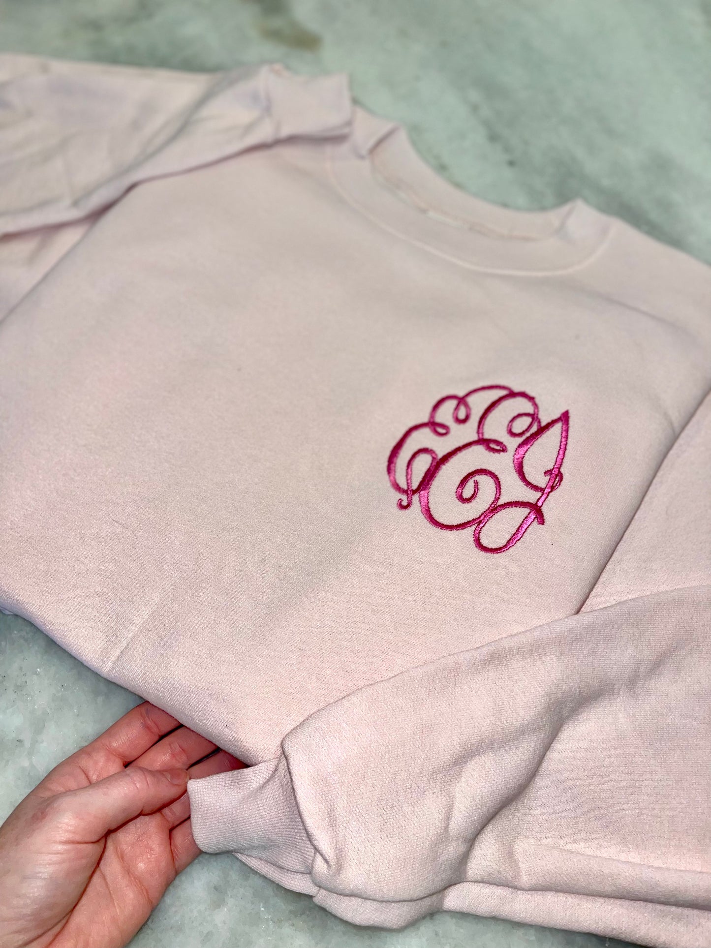 Thread Monogram Sweatshirt (Pocket)